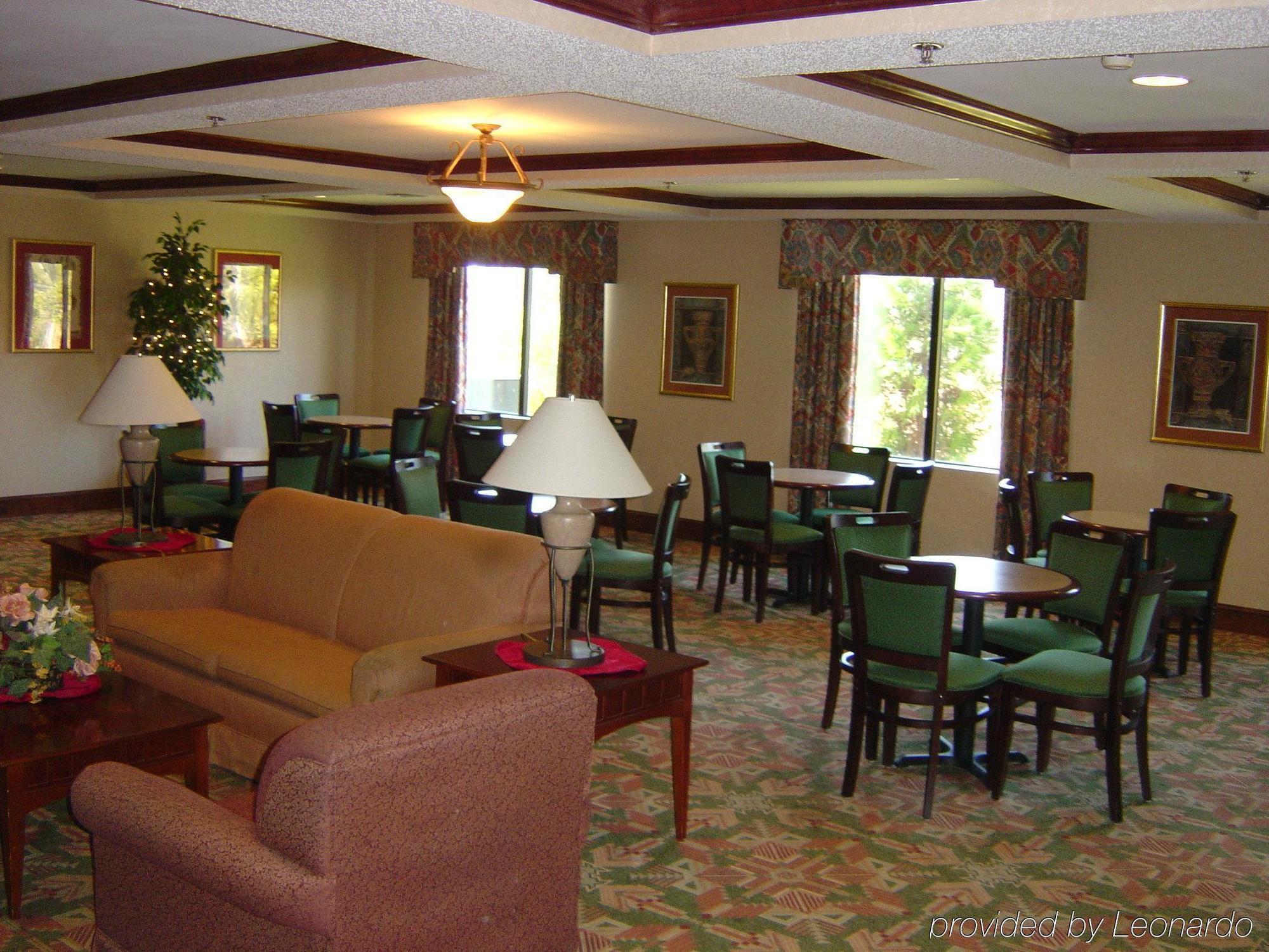 Holiday Inn Express & Suites Reidsville, An Ihg Hotel Restaurant photo